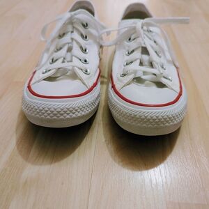 Classic White Converse Sneakers Size 6 Women Size 4 Men Excellent Condition